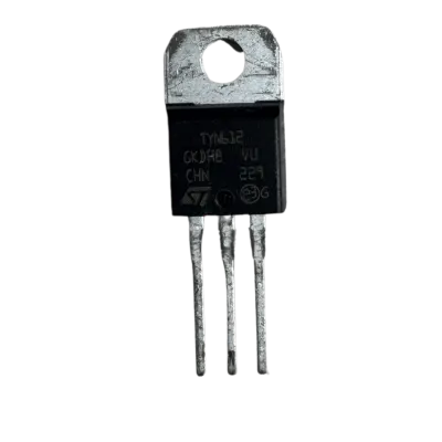 TRIAC Q6015L5